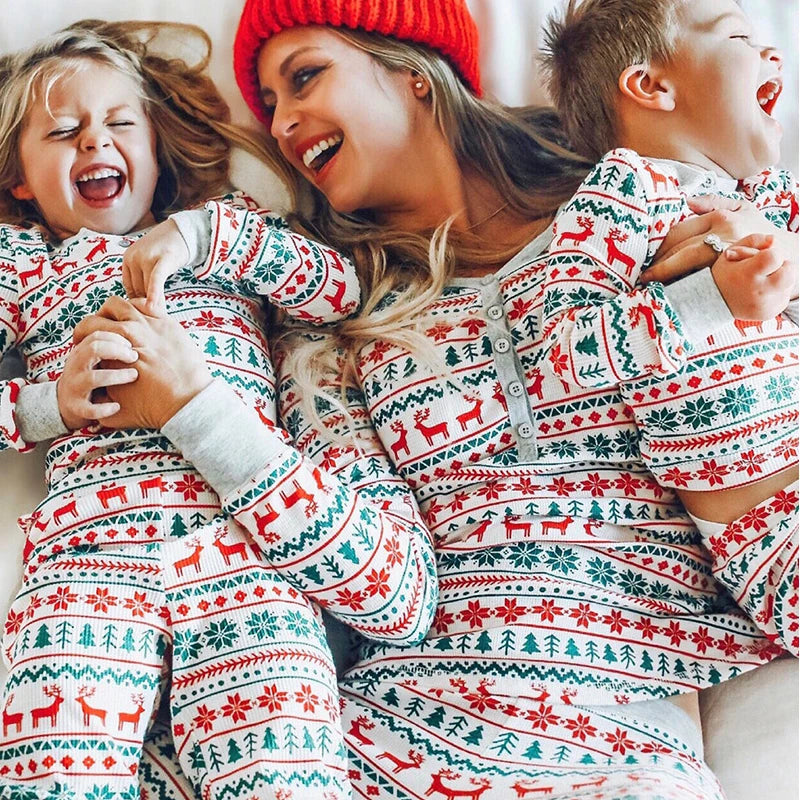 Pyjamas de Noël assortis pour toute la famille