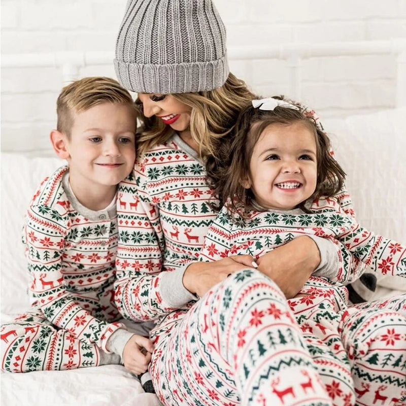 Pyjamas de Noël assortis pour toute la famille